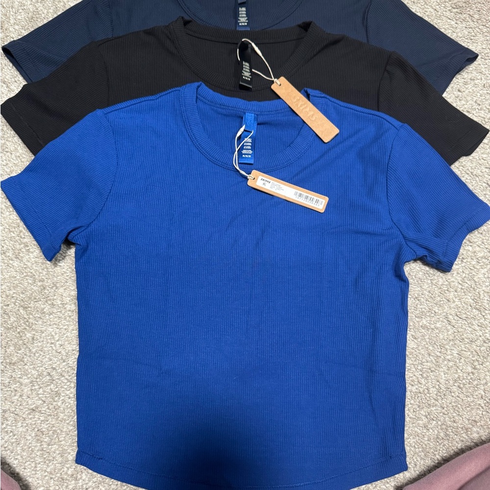 SKIMS soft lounge cropped t-shirt bundle medium